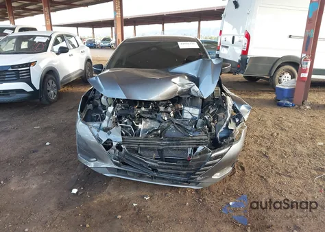 2024 Nissan Versa 1.6 S z USA, uszkodzony, nr VIN 3N1CN8DV9RL927083